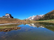 03 Il Tre Signori e amici ancora innevati si specchiano